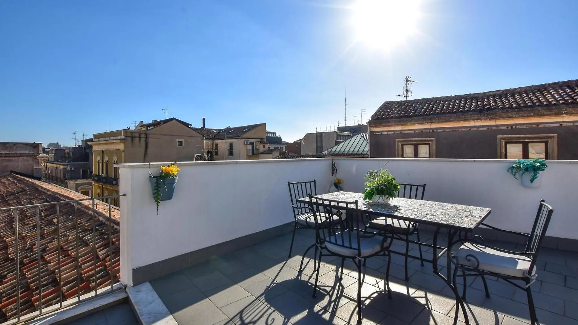 3 Bedroom Stunning Apartment In Catania Italy